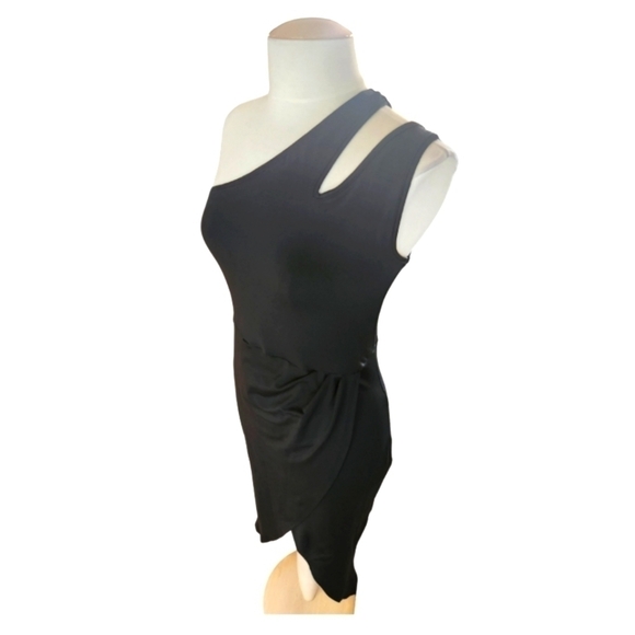 Single Shoulder Black Assymentrical Open Slit Dress - Picture 10 of 10